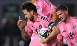 Messi vừa đá vừa lo trong ngày tái xuất Inter Miami